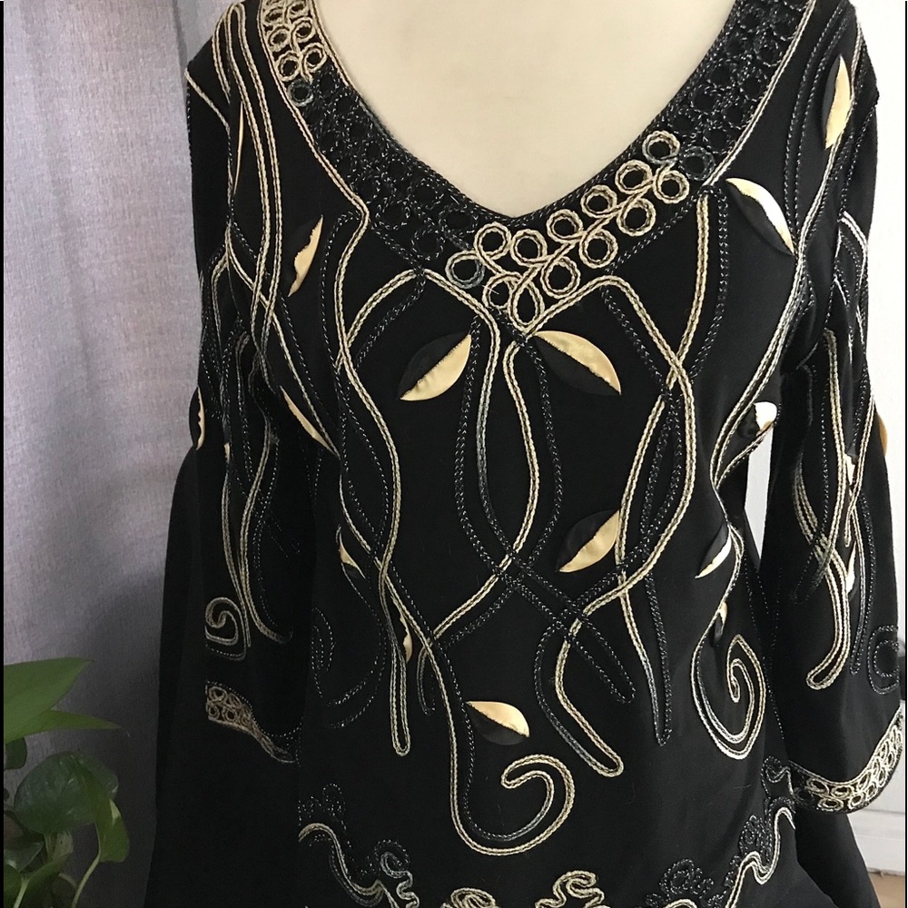 Ladies blouse with detail